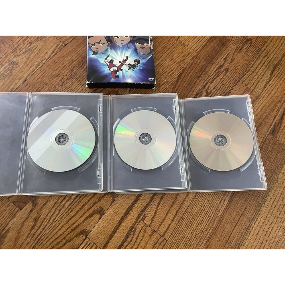 The Boondocks Complete Second Season (DVD, 2008, 3-Disc Set) - Picture 6 of 10